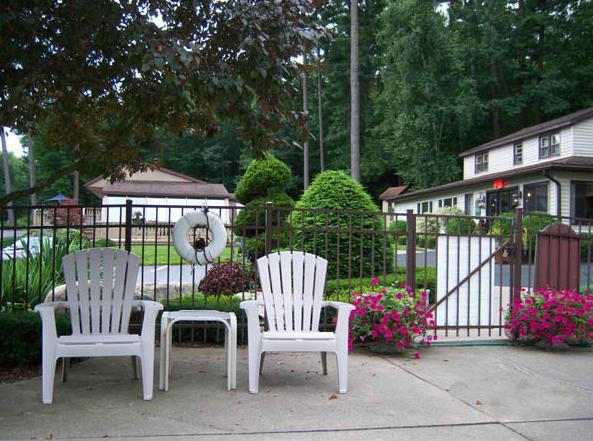 Tall Pines Motel Lake George Dış mekan fotoğraf