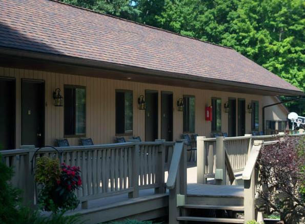 Tall Pines Motel Lake George Oda fotoğraf